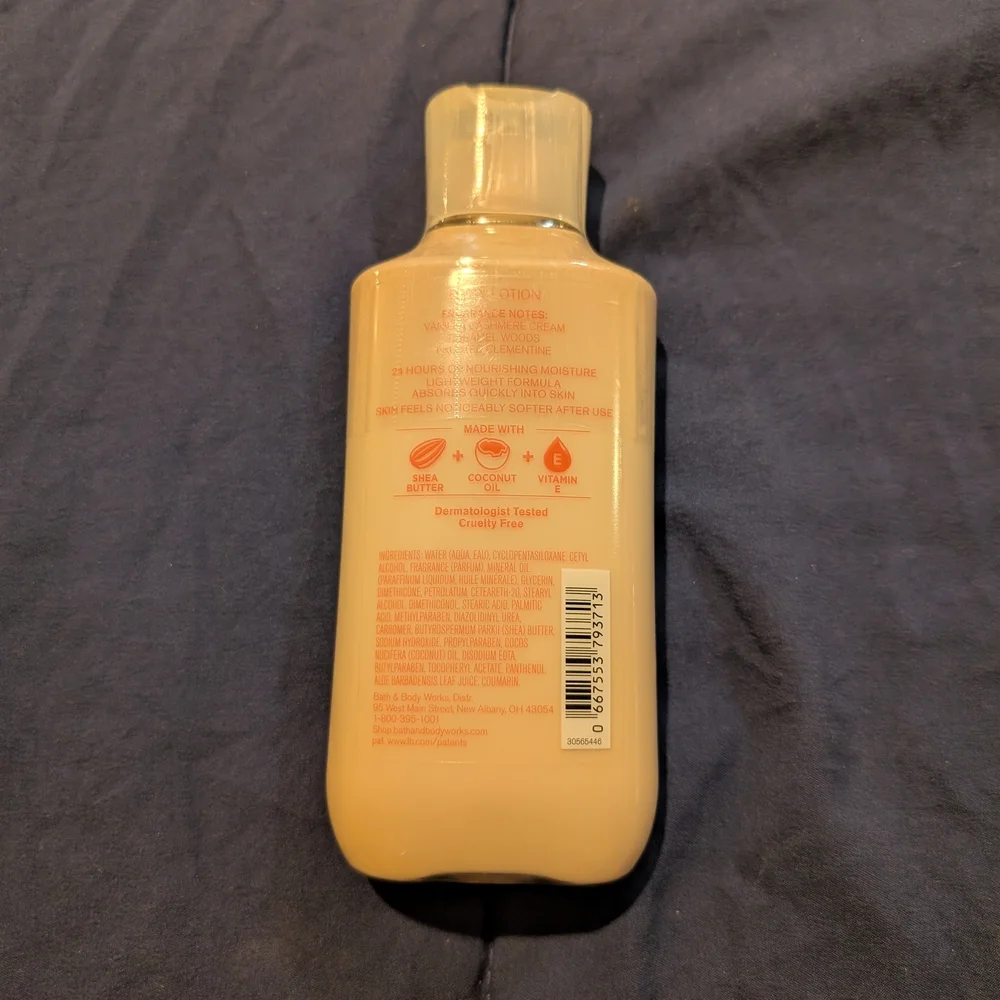 NEW Bath & Body Works Snowflakes And Cashmere Body Lotion‎ 8 Fl Oz Discontinued
